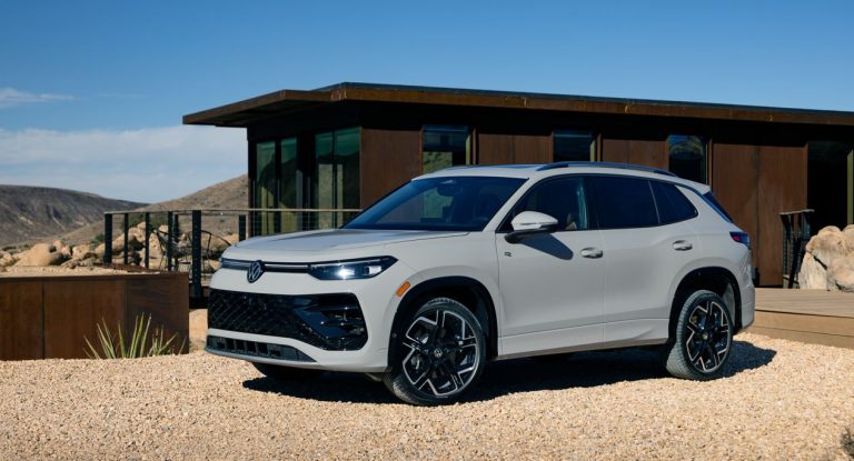 2025 VW Tiguan R-Line