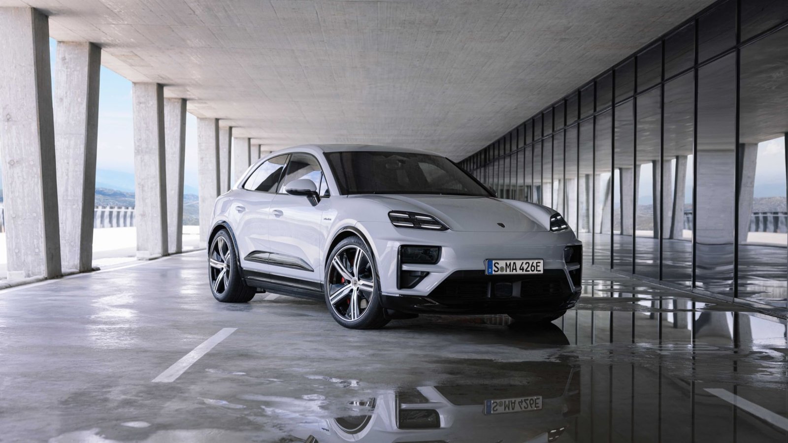 Porsche Macan Turbo Electric