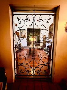 Portón en Casa Manuel Méndez
