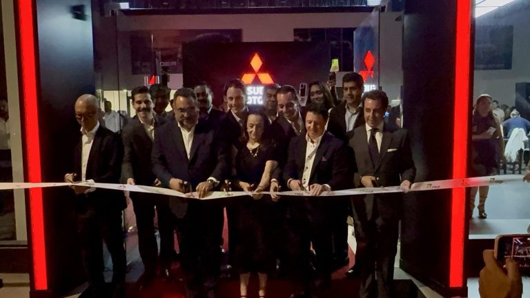 Inauguración agencia Mitsubishi Aeropuerto
