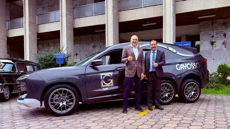 Gayosso transforma una Jetour con ayuda de Mexicanicos