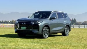 SUV Tiggo 8 PHEV CSH participando en una arrancada cronometrada en el Track Day de Chirey.