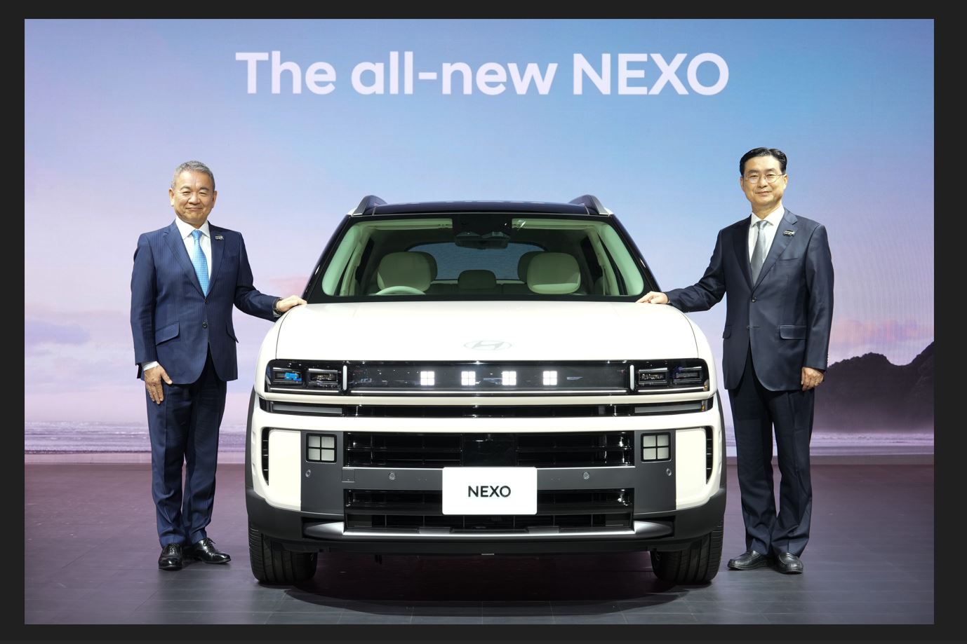 Hyundai NEXO presentado en el Japan Mobility Show 2025 junto al concepto INSTEROID.