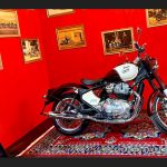 Royal Enfield Classic 650 exhibida durante su presentación en EXPO MOTO 2025 en Ciudad de México