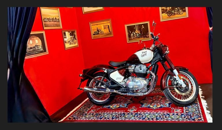 Royal Enfield Classic 650 exhibida durante su presentación en EXPO MOTO 2025 en Ciudad de México