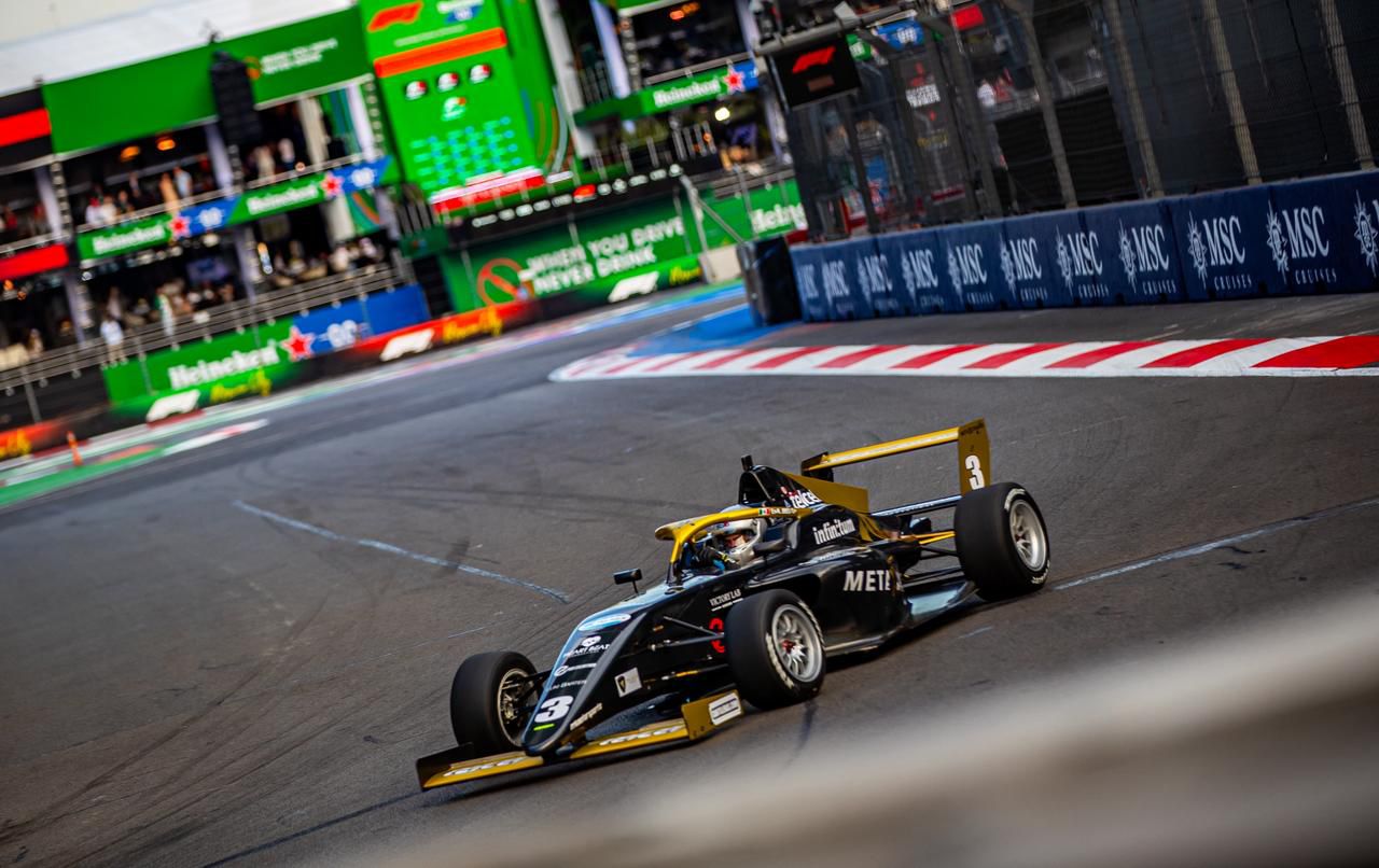 Emil Abed con RRK Motorsports en la FIA Fórmula 4 durante el Gran Premio de la Ciudad de México