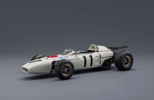 Honda RA272 con motor V12 durante la primera victoria de la marca en la máxima categoría del automovilismo