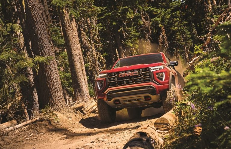 GMC Canyon AT4X 2026 con diseño off-road y tracción 4WD en México