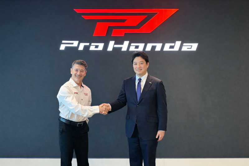 Motocicleta Honda RC213V del equipo Honda LCR con patrocinio Pro Honda en MotoGP