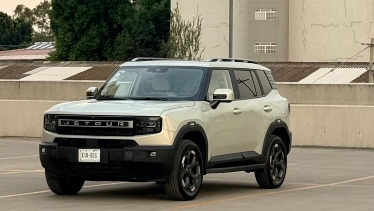 Jetour T1 2026 en versión Wild 2.0T XWD durante recorrido off-road en México