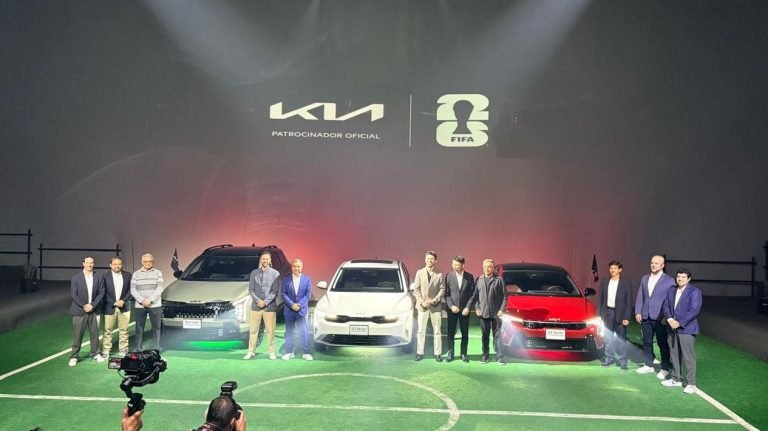 Presentación de los Kia K3, K4 y Sportage edición FIFA World Cup 2026 en México