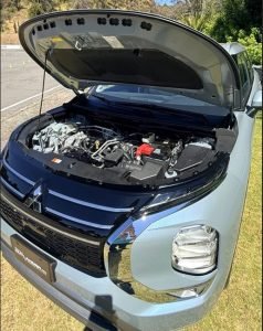 Motor 2.5 litros de cuatro cilindros de la Mitsubishi Outlander 2026 con 181 hp