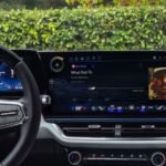 Sistema de infoentretenimiento de Chevrolet mostrando Apple Music integrado con streaming directo