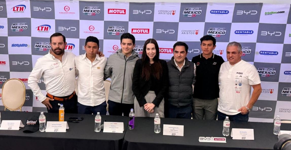 Presentación oficial de BYD como patrocinador de México Racing Cup 2026 junto a directivos y pilotos