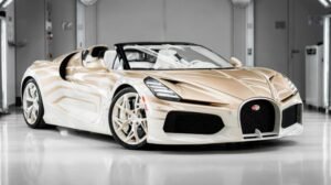 Bugatti Mistral La Perle Rare roadster con motor W16 de 1600 hp en acabado blanco nacarado.