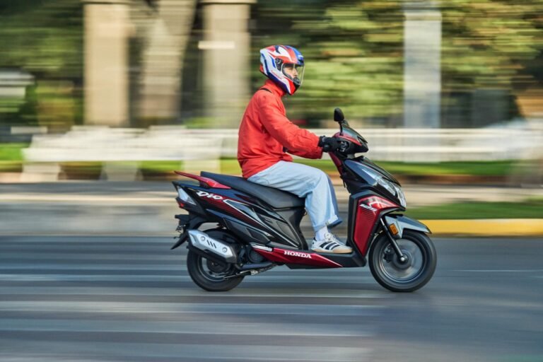 Honda DIO125 2026 en México scooter urbano con motor de 123 cc y freno de disco
