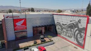 Fachada de Honda POWERHOUSE San Luis Potosí, nueva distribuidora especializada en motocicletas Honda de alta cilindrada