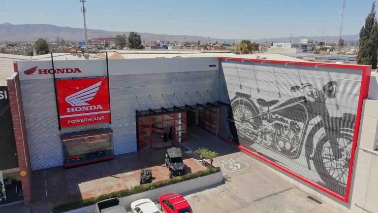 Fachada de Honda POWERHOUSE San Luis Potosí, nueva distribuidora especializada en motocicletas Honda de alta cilindrada