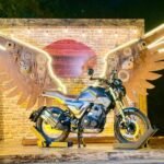 Italika Firebird 300 tipo scrambler neo-retro con diseño vintage y rines de rayos