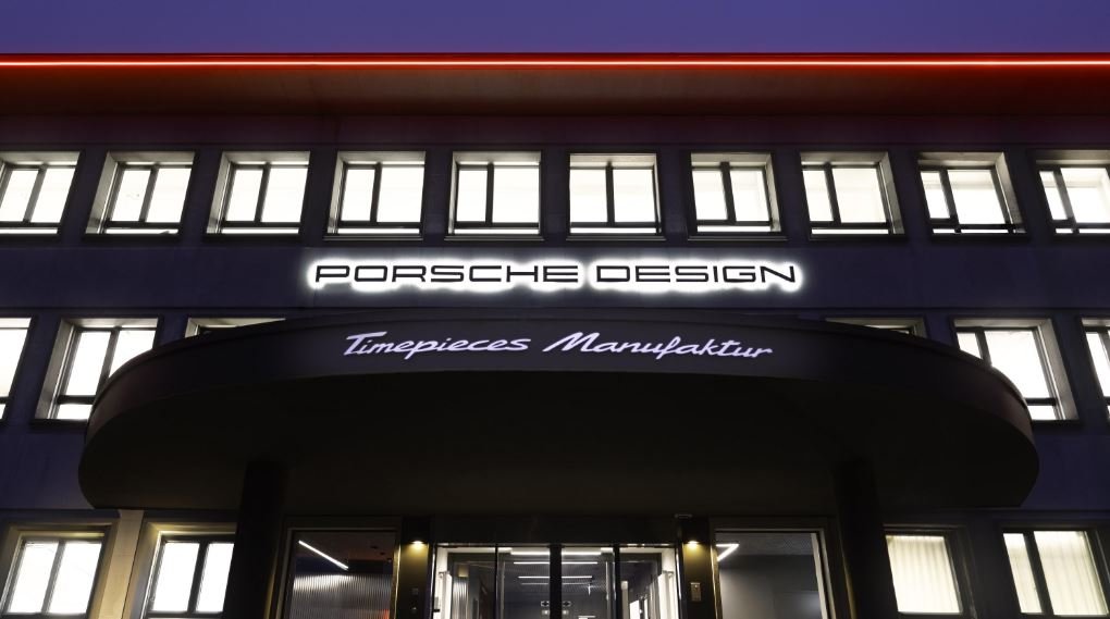 Nueva planta de relojería de Porsche Design en Grenchen, Suiza, con espacios de producción y experiencia de marca