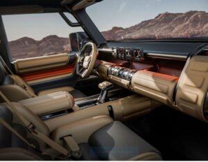 Interior del Hyundai Boulder Concept con controles físicos y materiales resistentes para uso off-road