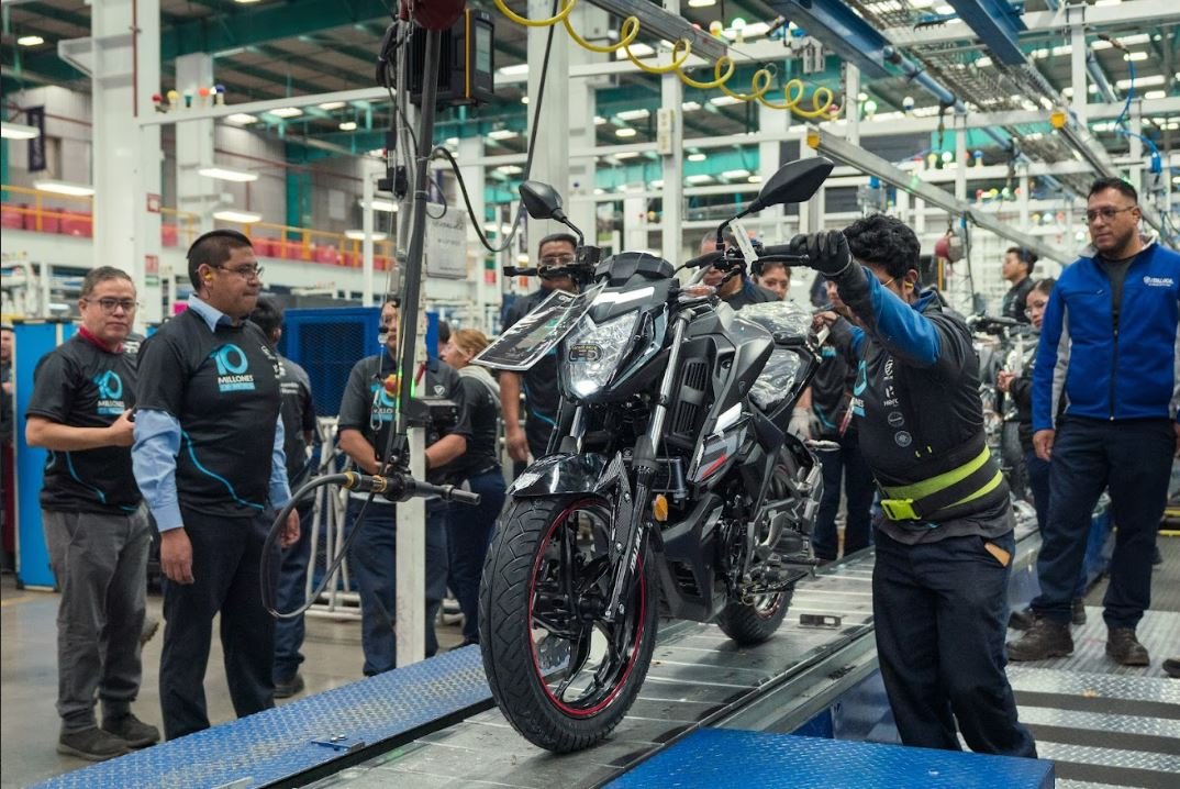Italika 250 Z en planta de GS Motos tras alcanzar 10 millones de motocicletas ensambladas en México
