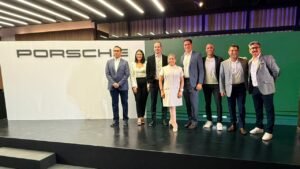 Autos Porsche durante evento en México mostrando crecimiento de ventas en 2025