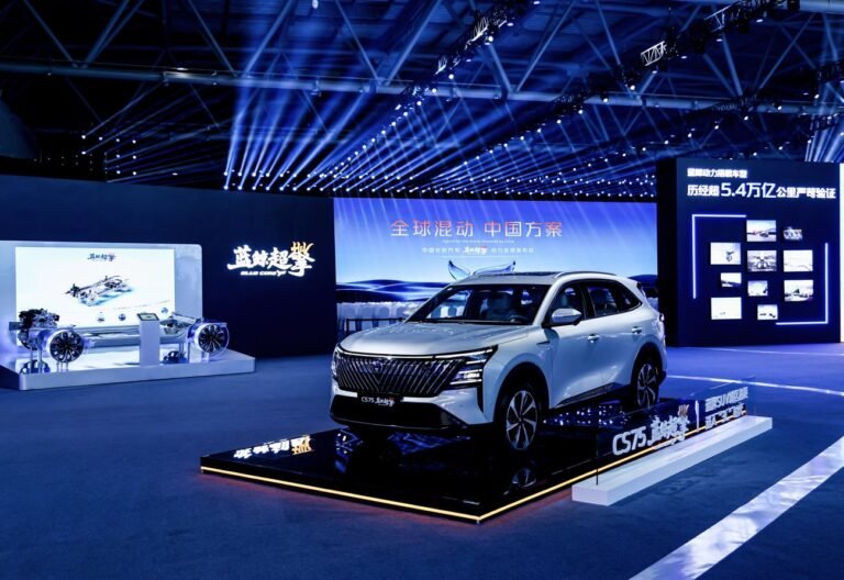Sistema híbrido Changan BlueCore HEV con arquitectura iDE-H y alta eficiencia energética