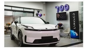 Lynk & Co 08 SUV híbrido enchufable con diseño moderno durante entrega en México