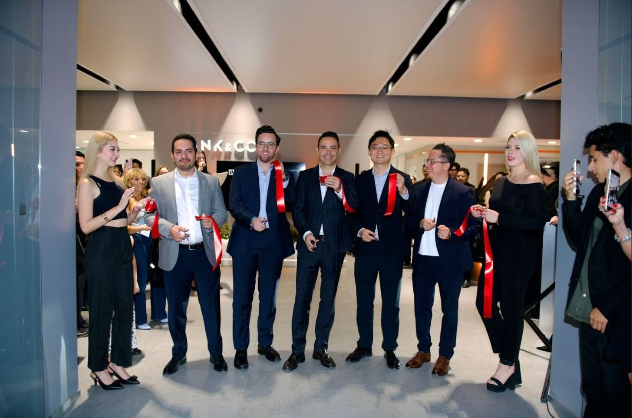 Hub de Zeekr y Lynk & Co en León con showroom y modelos eléctricos en México