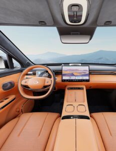 Interior del GAC GS7 PHEV con asientos de piel nappa y pantalla panorámica