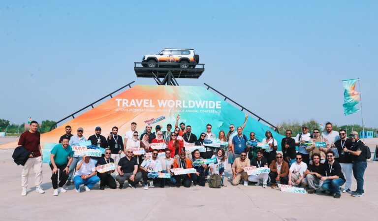 JETOUR G700 híbrido durante prueba todoterreno global junto con T2 i-DM y SOUEAST S08 DM