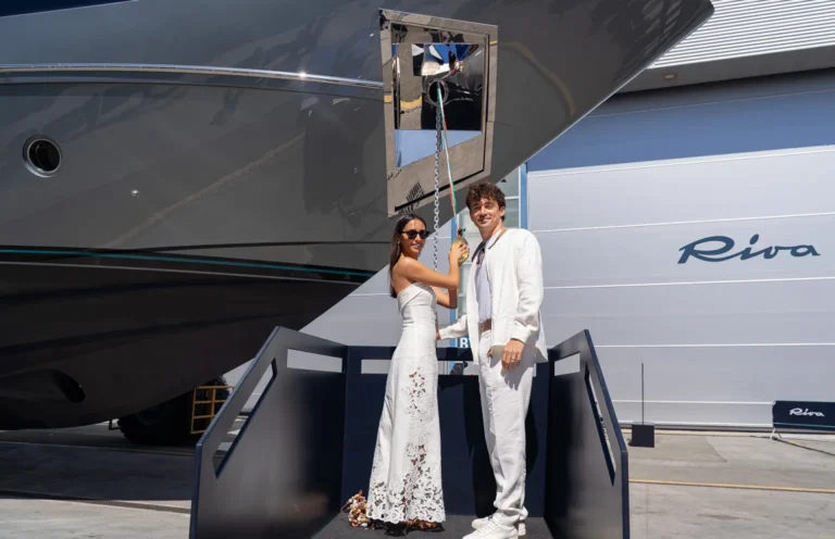 Yate Riva 102’ Corsaro Super personalizado de Charles Leclerc en Italia