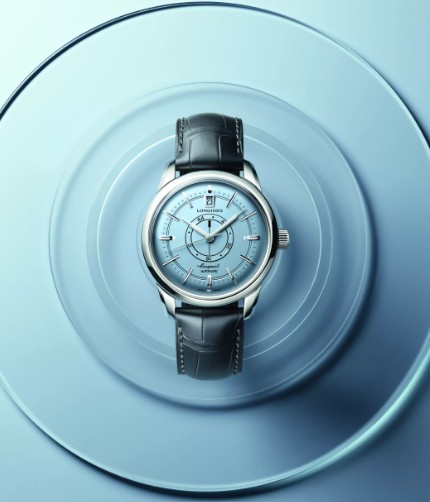 Longines Conquest Heritage Central Power Reserve con esfera champán y reserva de marcha central.