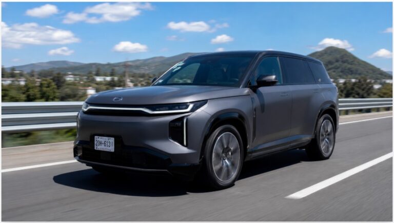 GAC GS7 PHEV 4WD de 494 hp durante una prueba de manejo en carretera en México