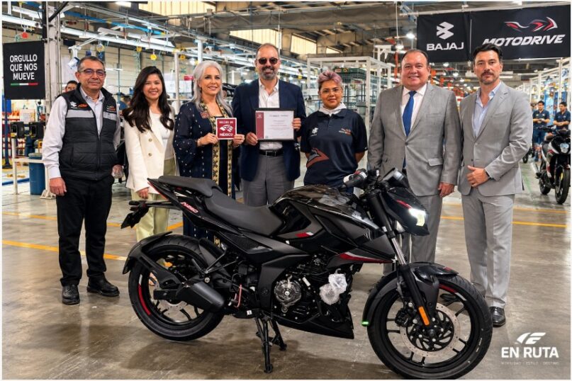 MotoDrive y Bajaj reciben el distintivo Hecho en México antes de ampliar su producción de motocicletas