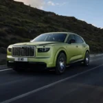 Bentley Torcal, primera SUV eléctrica de Bentley, en carretera