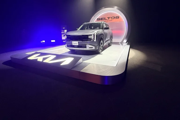 Nueva Kia Seltos 2027 durante su presentación en México