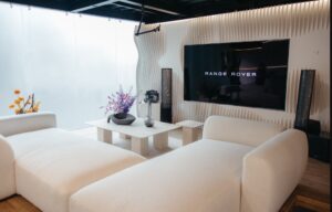 Range Rover Studio